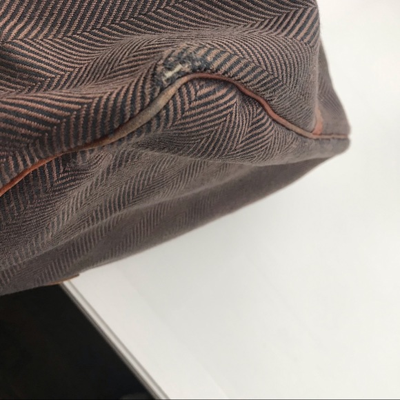 The French Company Duffel Bag in Herringbone Pattern with accessories - Picture 16 of 17